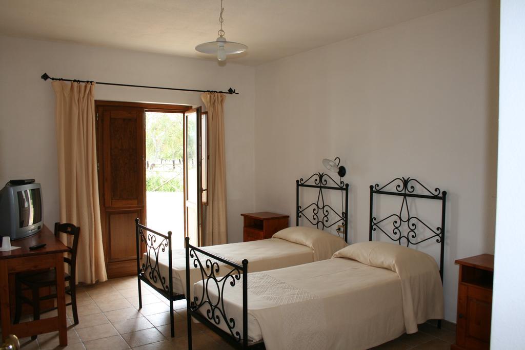 Hotel Su Baione Abbasanta Exterior photo